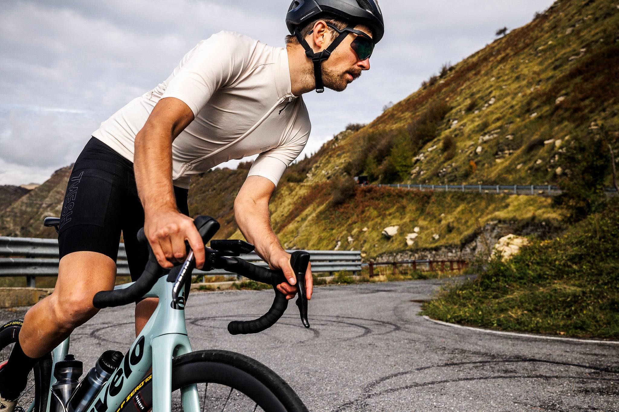 Shoppa Cycling jerseys hos Vai Vai