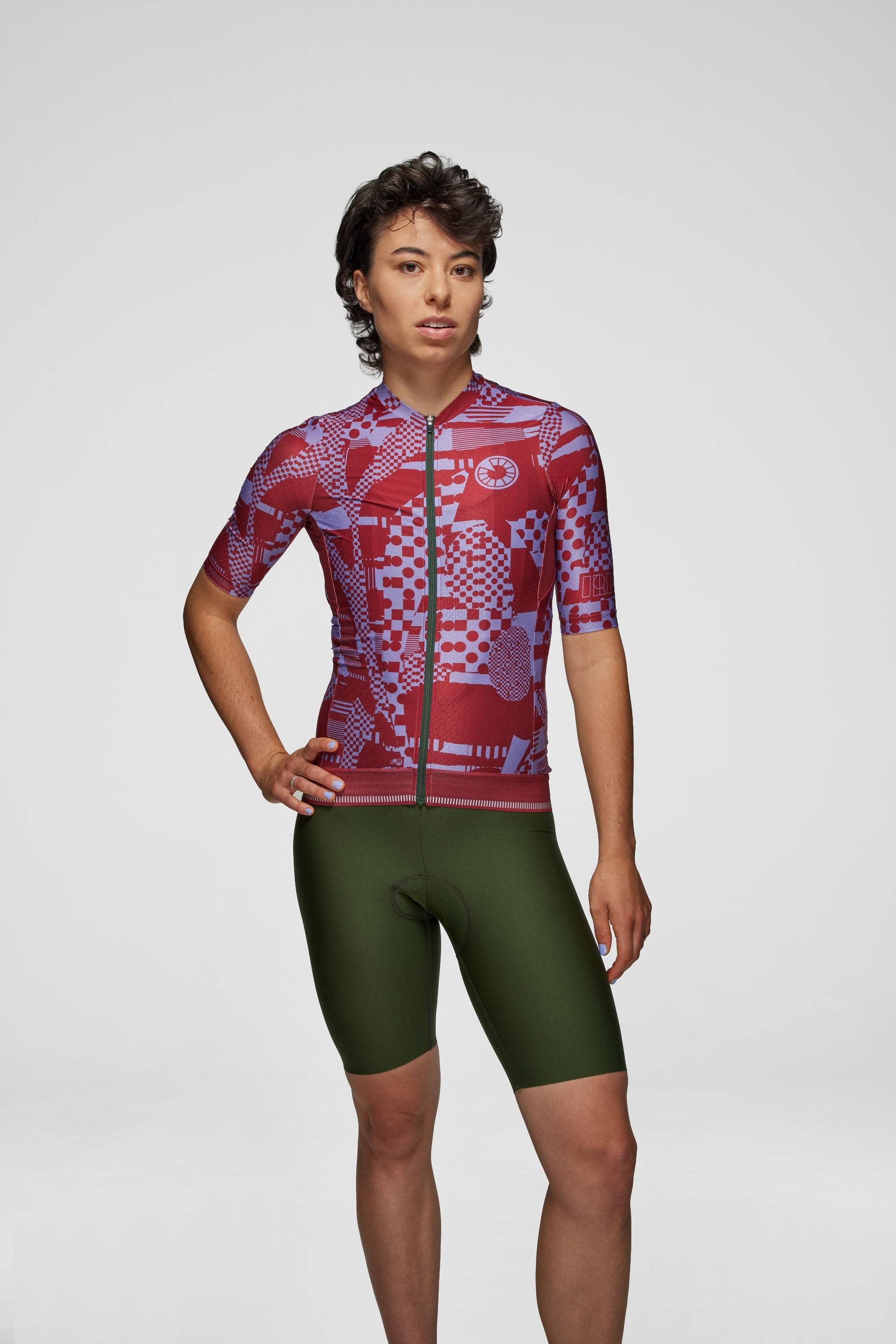 Model is wearing a size XS jersey and S bib shorts