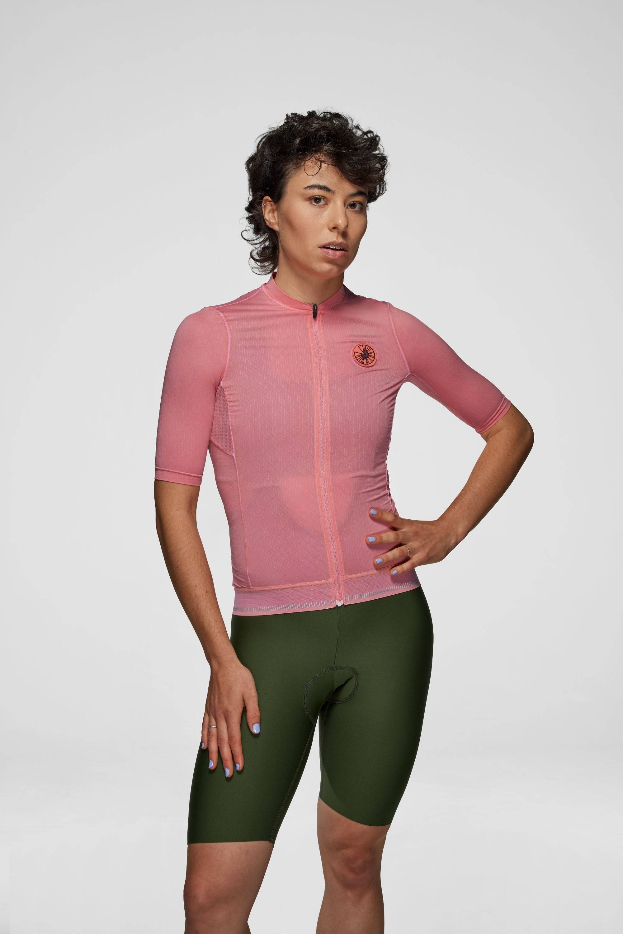 Model is wearing a size XS jersey and S bib short