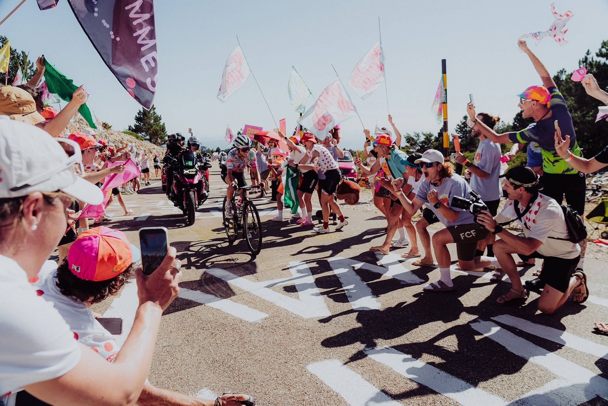 Cheering t-shirt - Coming Thru! Mont Ventoux