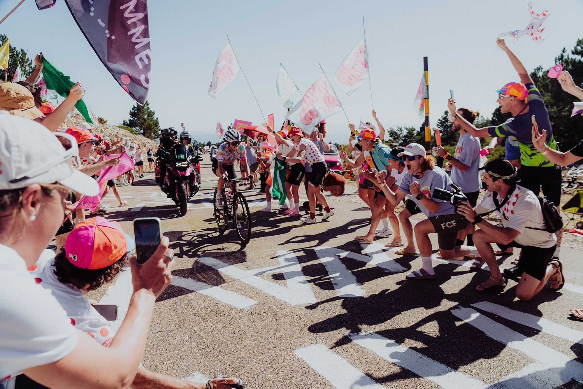 Cheering t-shirt - Coming Thru! Mont Ventoux