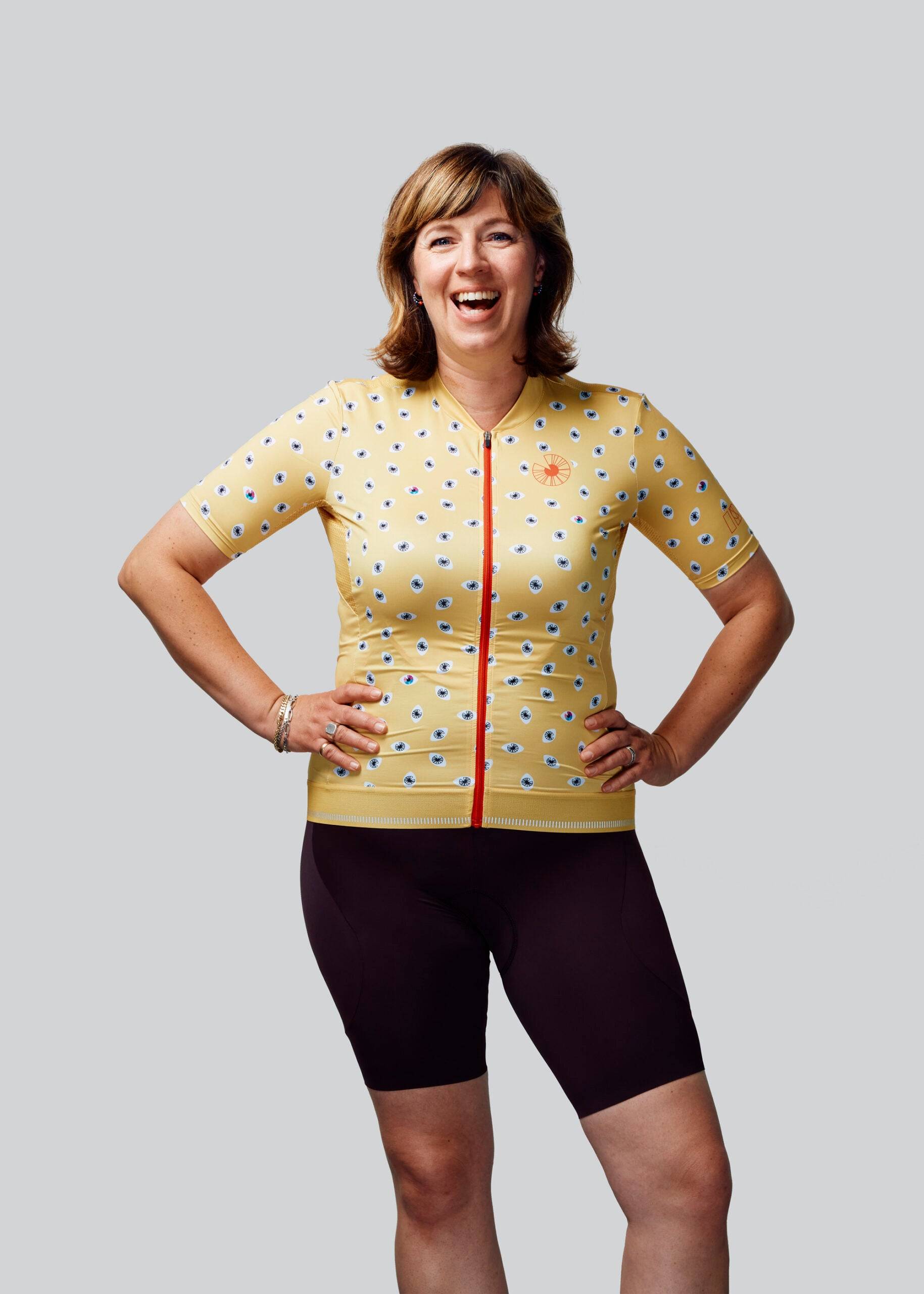 Elseline wears a size XL jersey and XXL bib short