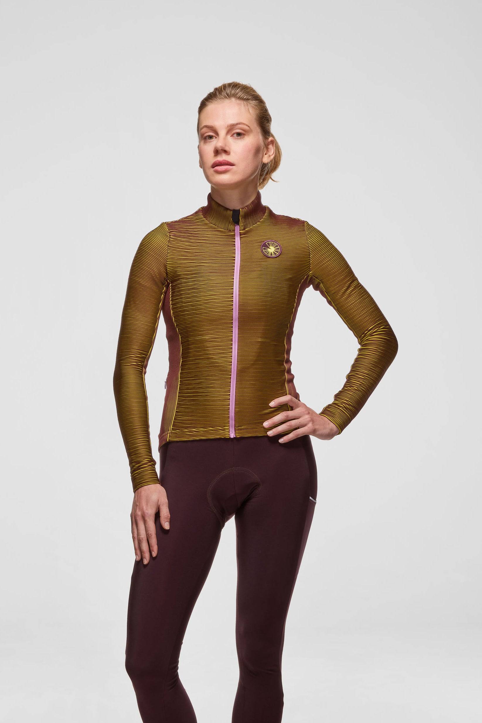 Model is wearing a size S long sleeve