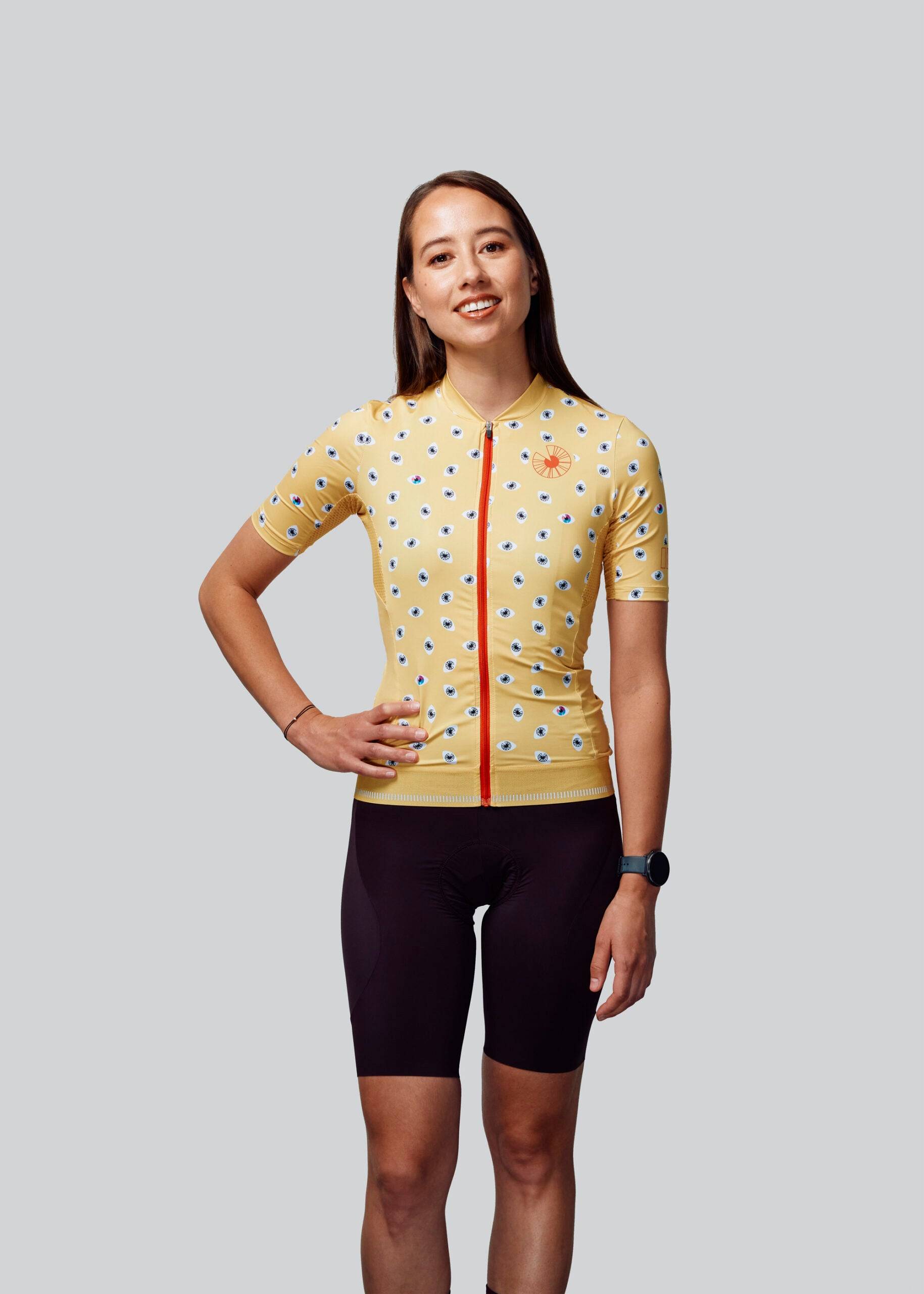 Melline wears a size XS jersey XS and bib short