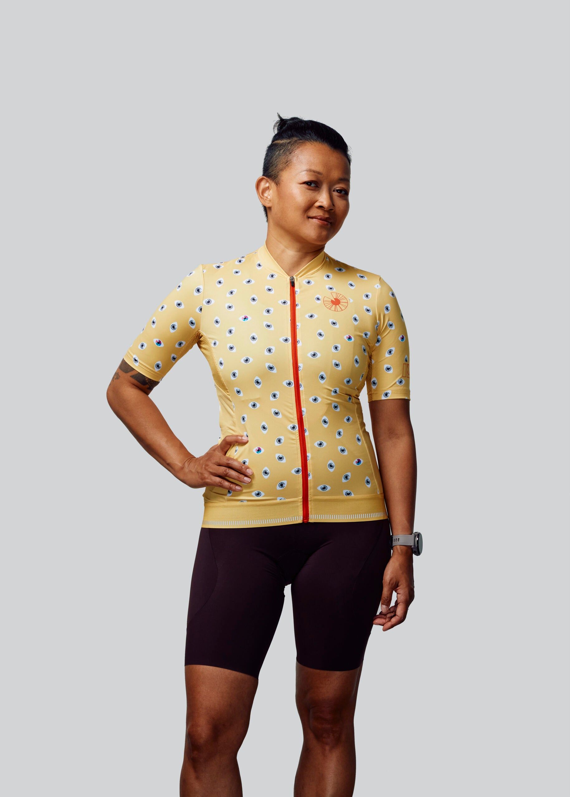Natalia wears a size S jersey and S bib short
