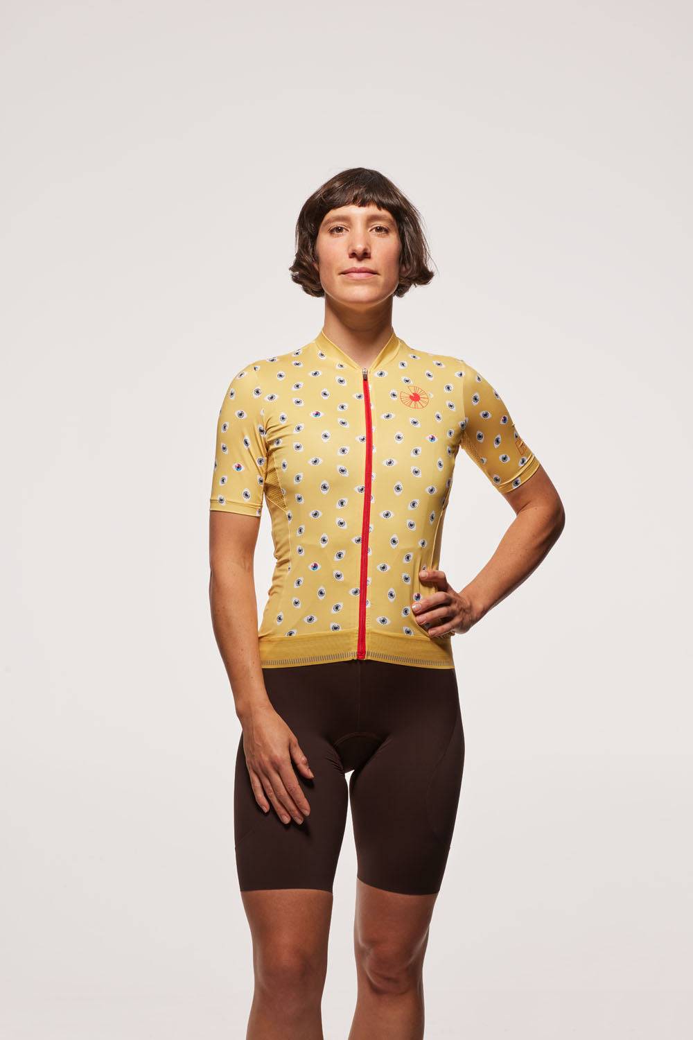 Model is wearing a size XS Jersey and S Bib shorts