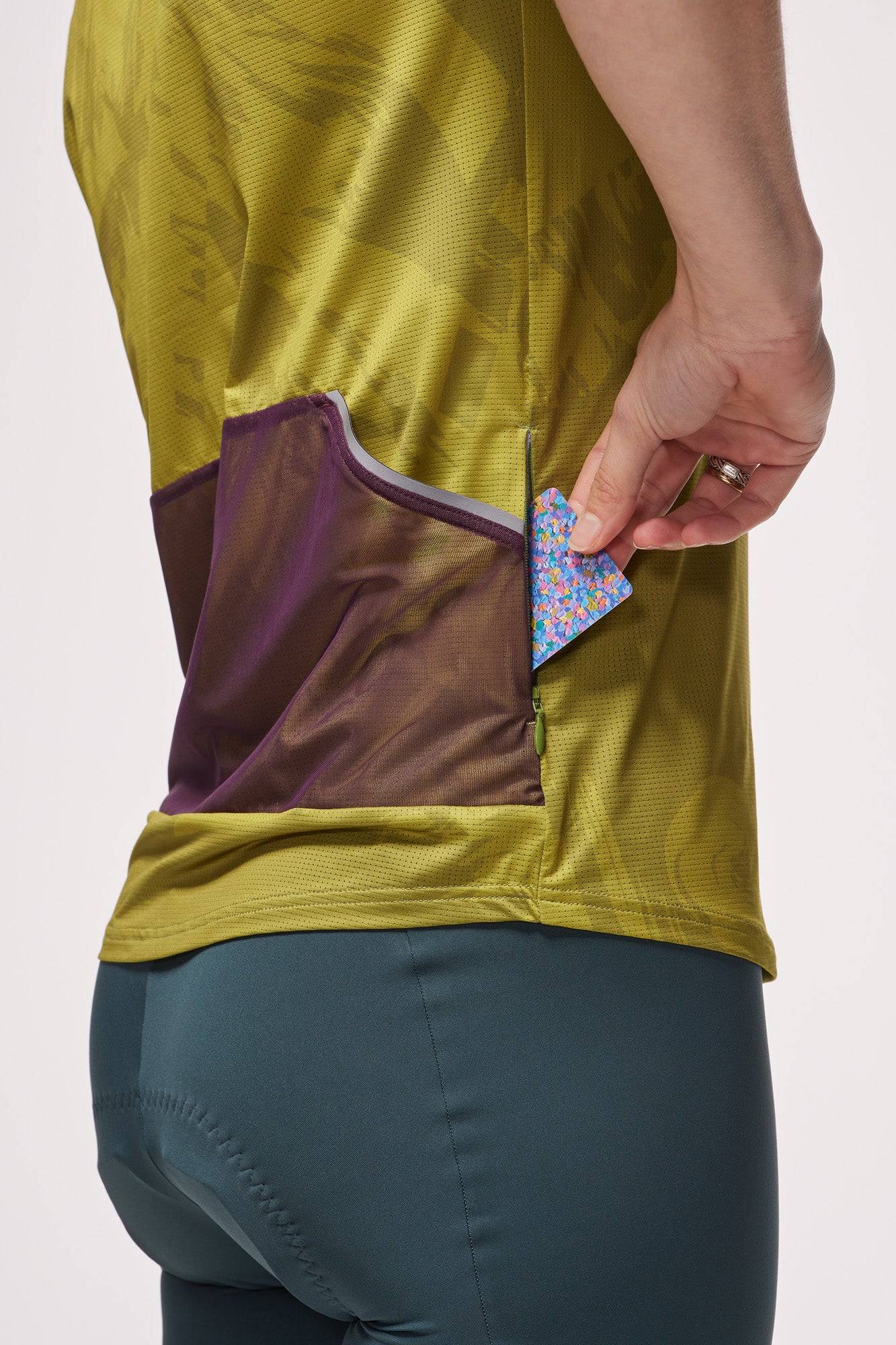 Escape Technical T-shirt - Flat out Fun (Pickle)