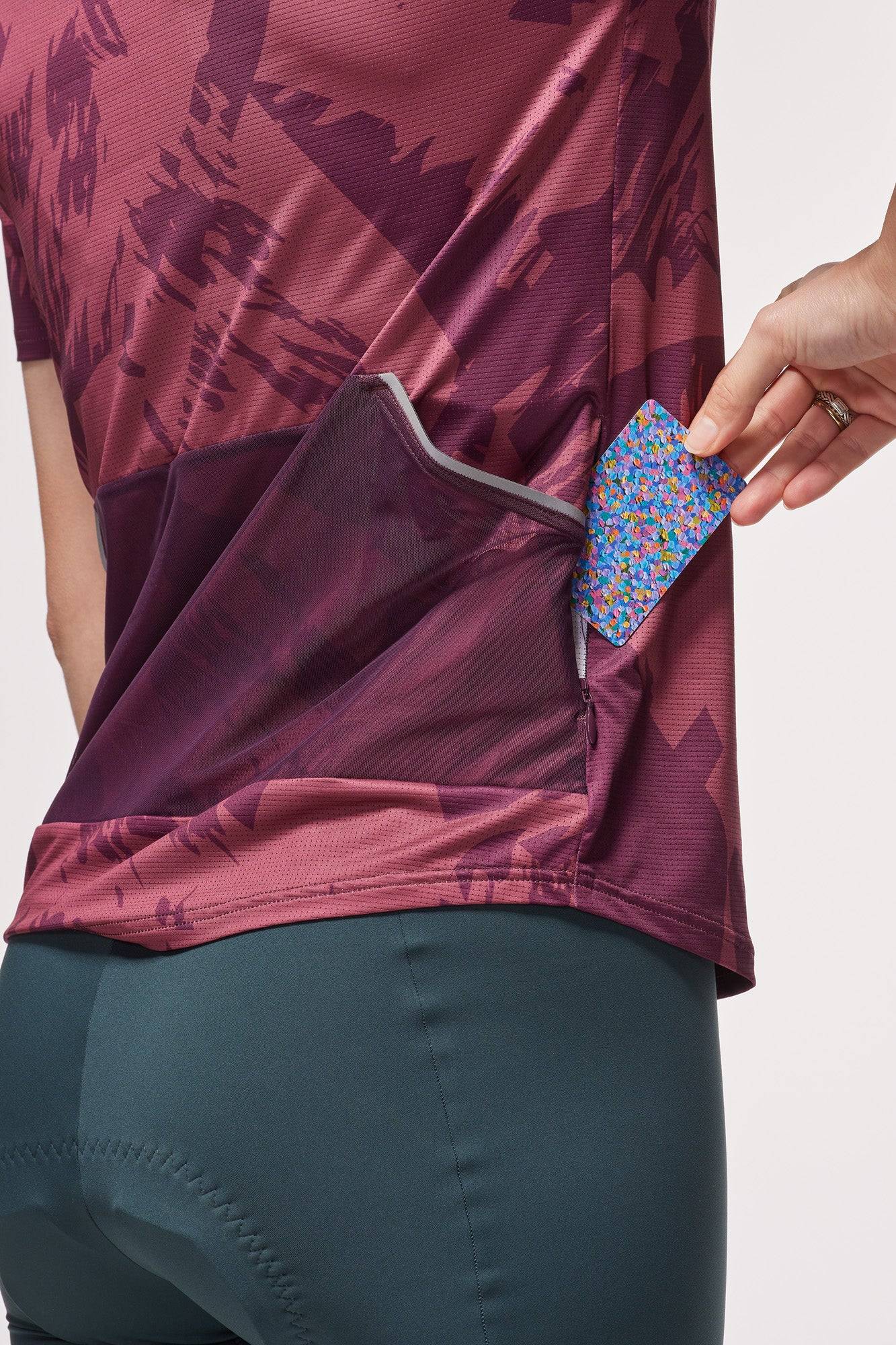 Escape Technical T-shirt - Flat out Fun (Beetroot)