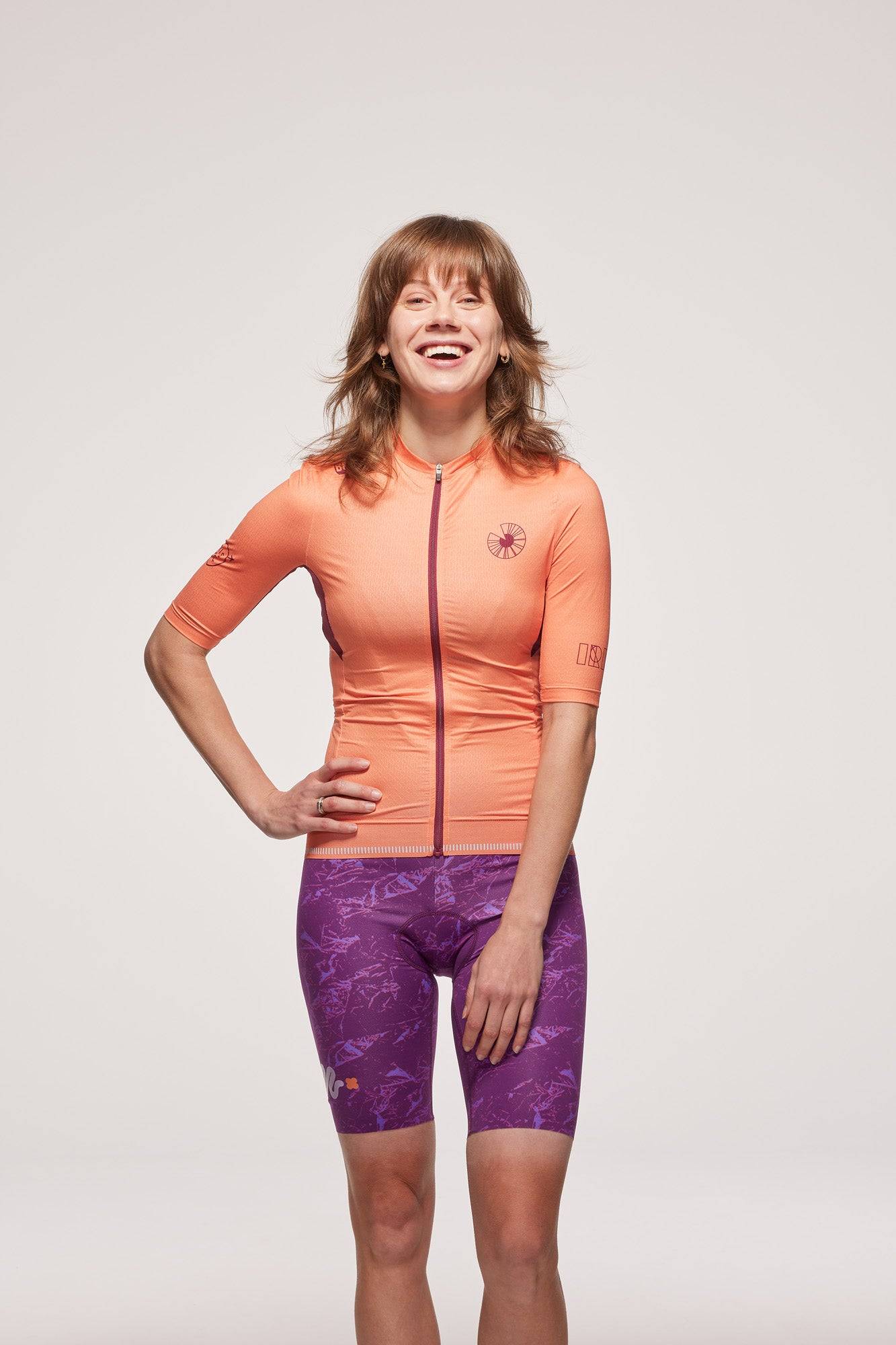 Model is wearing a size XS Jersey and S Bib shorts
