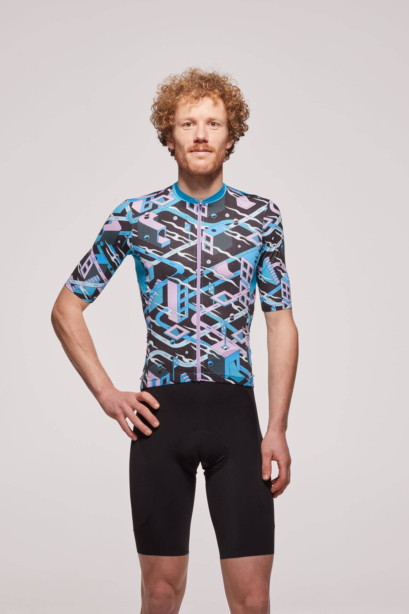 Model is wearing a size M Jersey and M Bib shorts